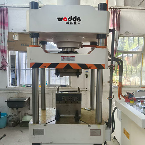 160噸鐵路高溫絕緣配件模壓液壓機(jī)