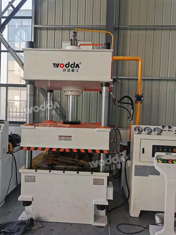 100噸四柱液壓機(jī)