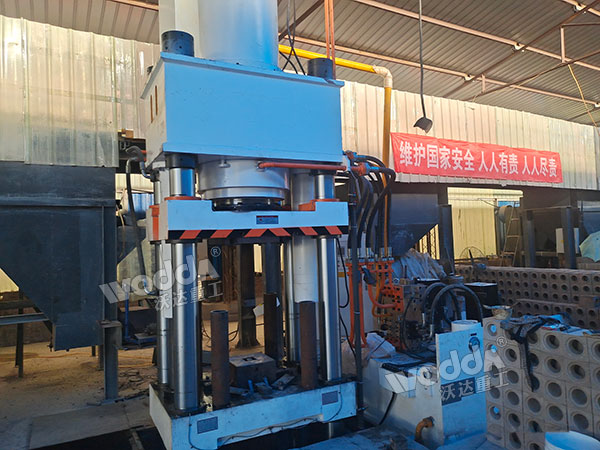 耐火磚成型液壓機(jī) 耐火磚成型液壓機(jī)