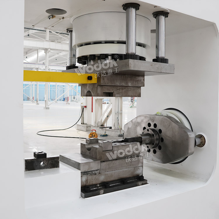 汽車(chē)凸輪軸鍛造液壓機(jī)細(xì)節(jié) 汽車(chē)凸輪軸鍛造液壓機(jī)細(xì)節(jié)