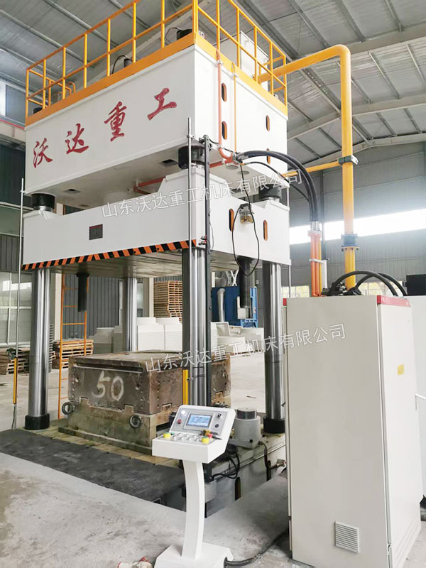 1200噸四柱液壓機安裝調試